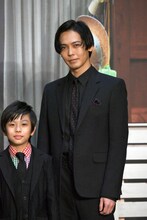 左から正垣湊都、猪塚健太。