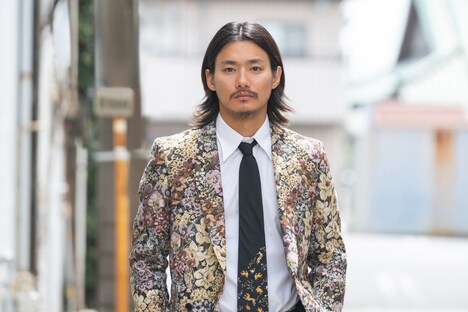 若園正恭を演じる野村周平。