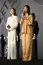 左から蓮佛美沙子、奈緒。