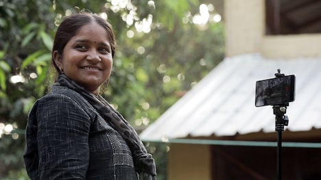 「燃えあがる女性記者たち」場面写真