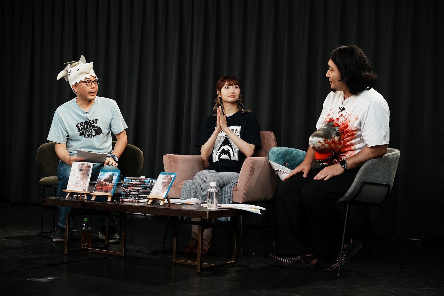 左から中野ダンキチ、戸松遥、サメ映画ルーキー。