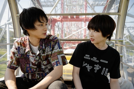 「このハンバーガー、ピクルス忘れてる。」場面写真