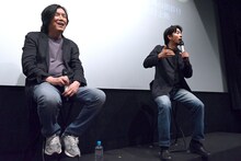 「しゃべりすぎですかね？」と我に返る仲野太賀（右）。