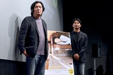 「イ・チャンドン レトロスペクティヴ4K」公開記念舞台挨拶にて、左からイ・チャンドン、仲野太賀。