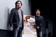 「イ・チャンドン レトロスペクティヴ4K」公開記念舞台挨拶にて、左からイ・チャンドン、仲野太賀。
