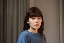 「視えない来客」より、セントチヒロ・チッチ演じるセントチヒロ・チッチ。