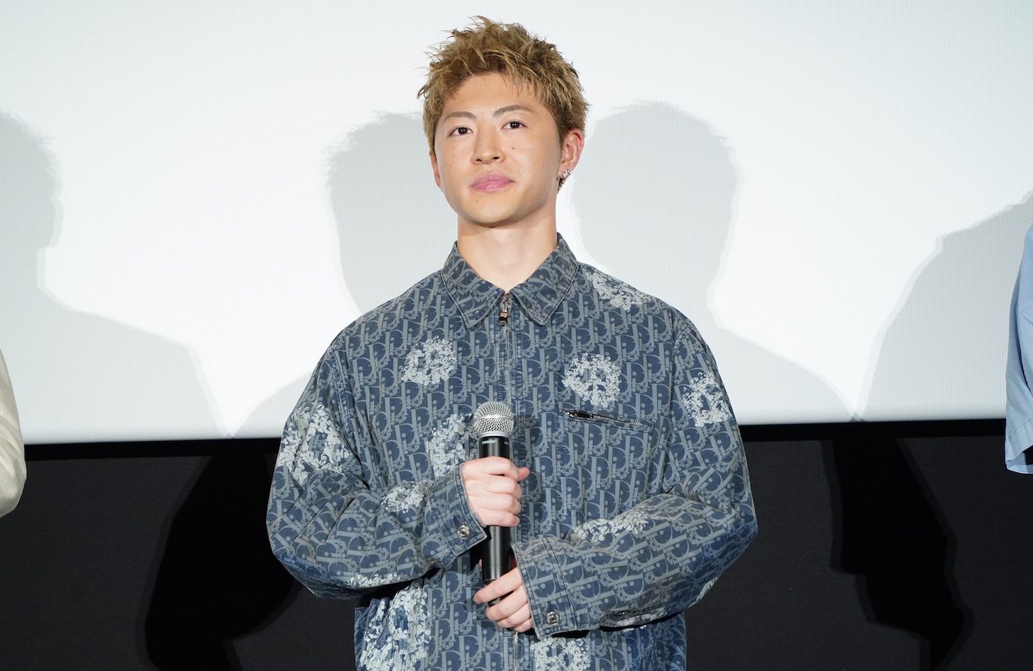 佐野玲於