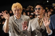 左から小森隼、数原龍友。