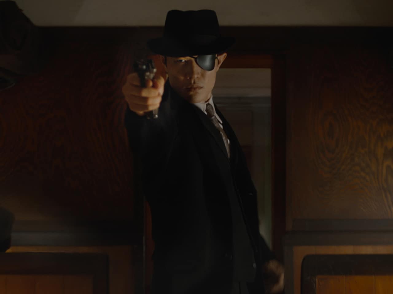 鈴木亮平が映画「リボルバー・リリー」出演、あいつは何者だ！に期待