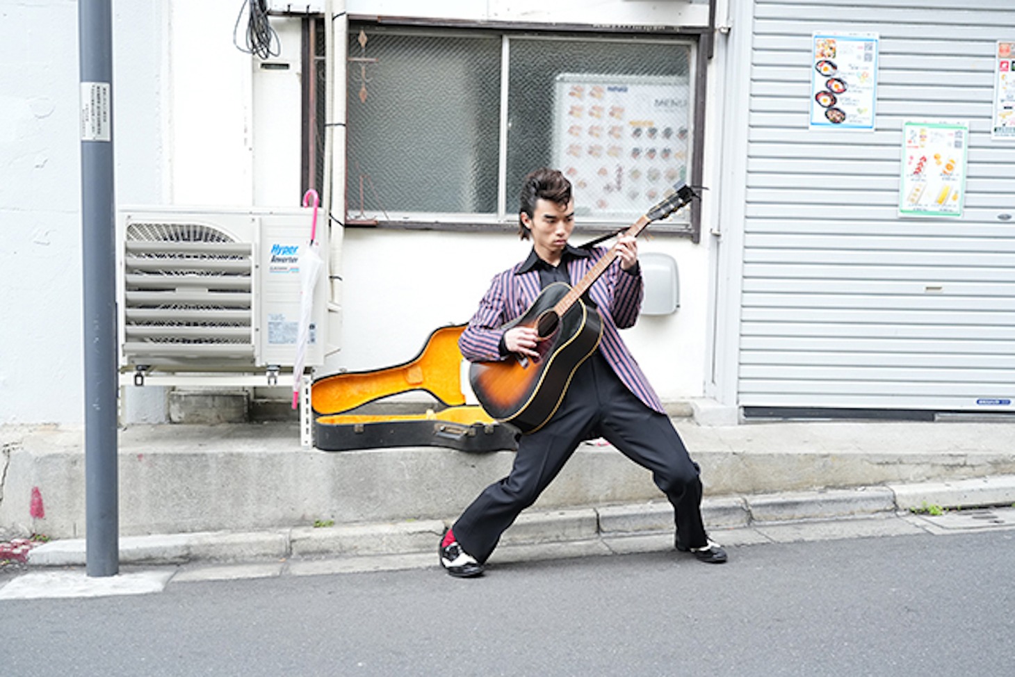 「LONESOME VACATION」場面写真