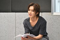 声優レッスンに臨む橋本涼。