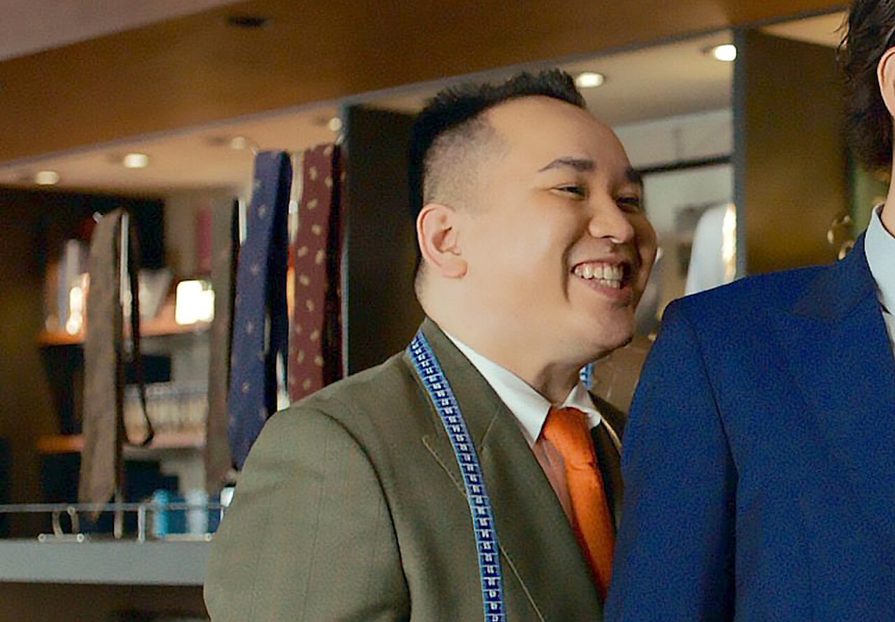 内海崇（ミルクボーイ）演じる仕立て屋の主人。