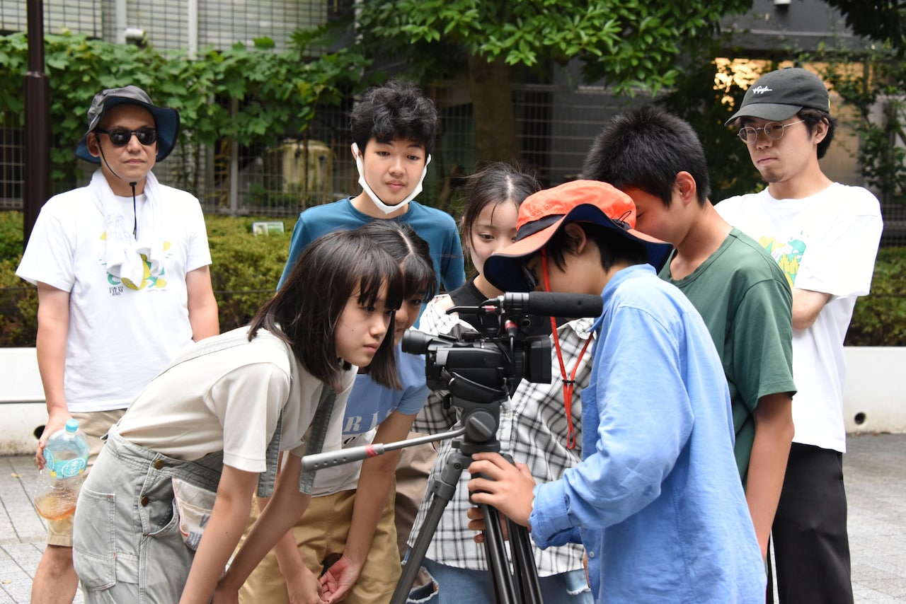 真利子哲也が与えたテーマは“衝動”、中学生18人が奮闘した映画作りの現場に潜入