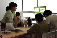 赤チームの編集作業の様子。