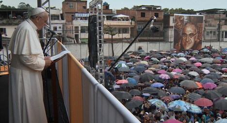 「旅するローマ教皇」新場面写真