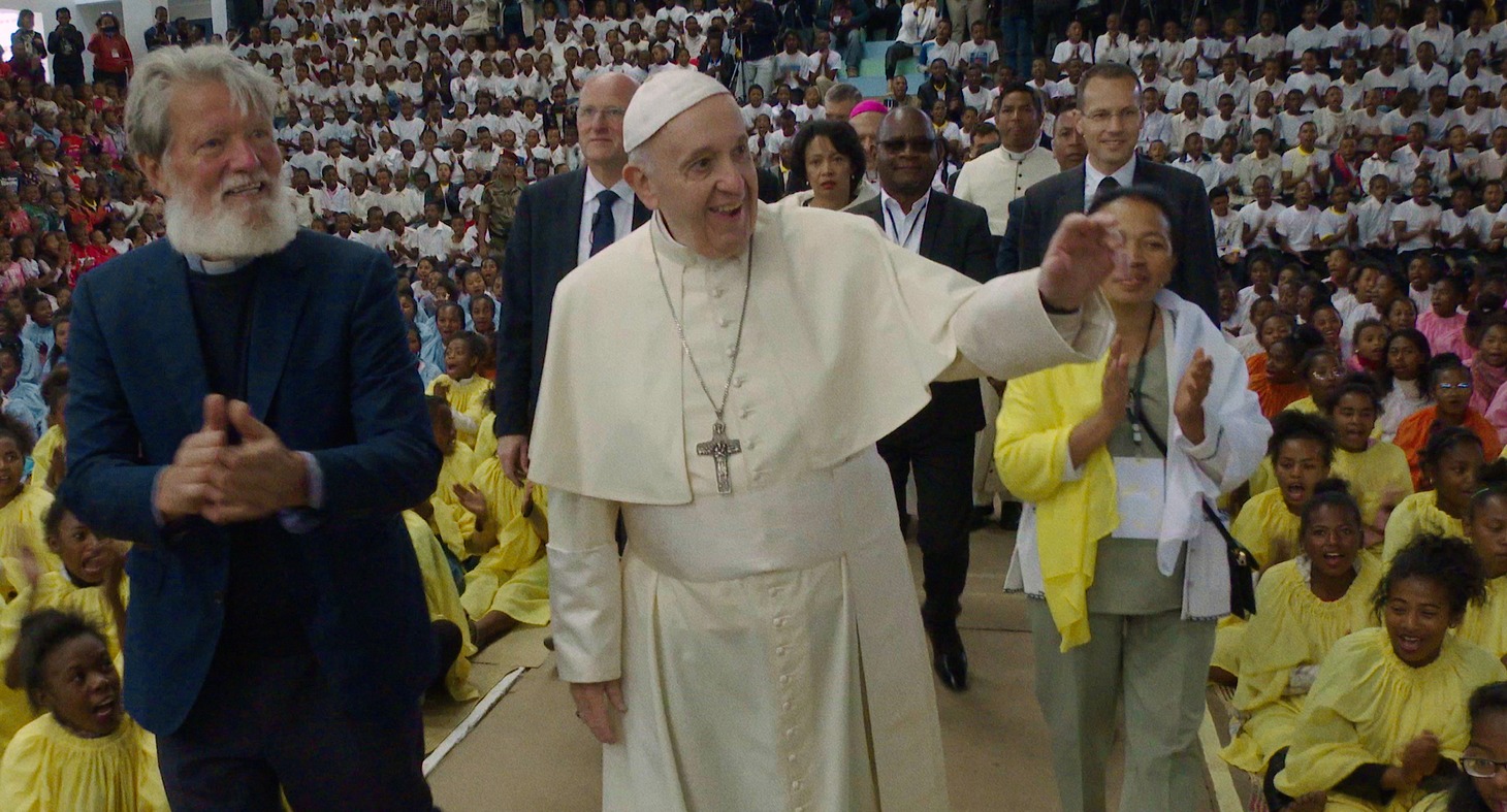 「旅するローマ教皇」新場面写真