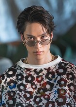 瀬島暁を演じる藤原樹。