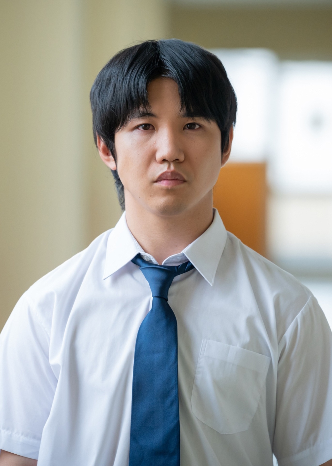 板倉龍彦を演じる佐久本宝。