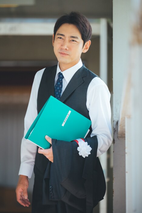 小泉孝太郎演じる丹羽慎吾。