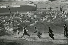 「鉛筆と銃 長倉洋海の眸」場面写真