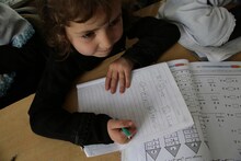 「鉛筆と銃 長倉洋海の眸」場面写真