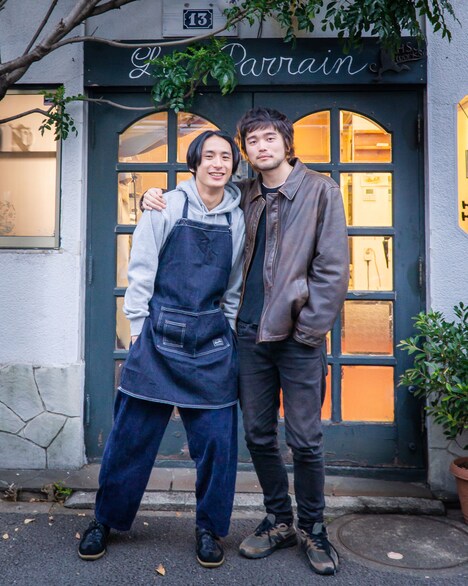 「ゆれるせいかつ」より、左から籾木芳仁、井口理（King Gnu）。