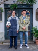 「ゆれるせいかつ」より、左から籾木芳仁、土屋征夫。