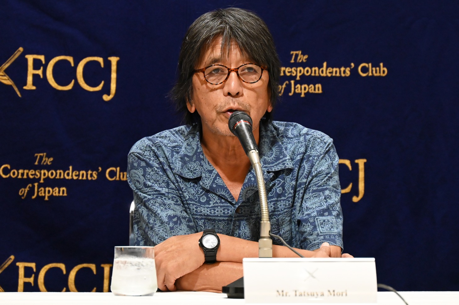 森達也