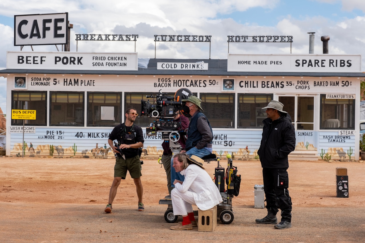 味な副音声」でウェス・アンダーソンのフード特集、オリジナルT