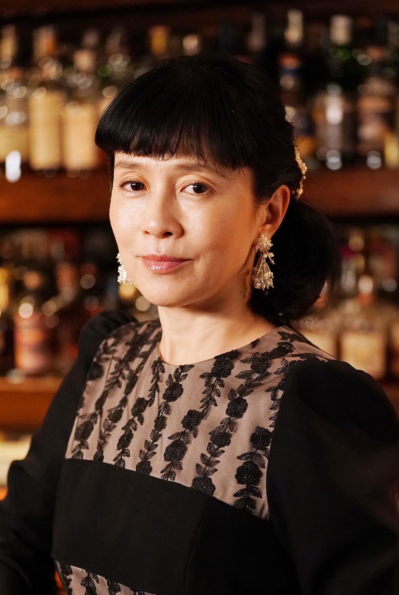 茜役の坂井真紀。