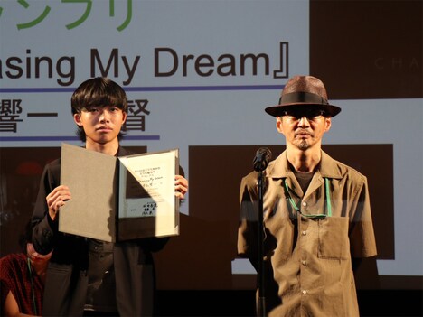 中山響一（左）