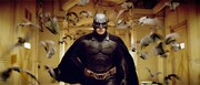 「バットマン ビギンズ」場面写真 BATMAN BEGINS and all related elements are the property of DC Comics TM & (c) 2005. (c) 2005 Warner Bros. Entertainment Inc. TM & (c)2005 DC Comics. All rights reserved.