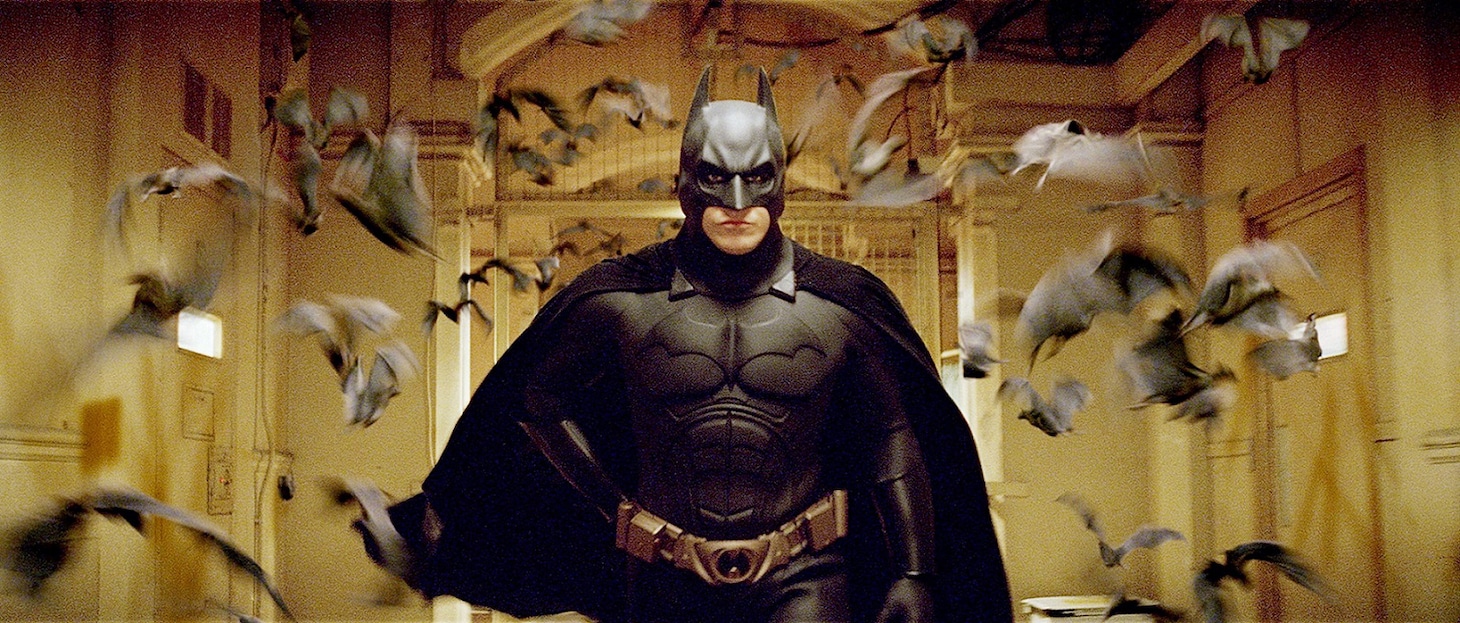 「バットマン ビギンズ」場面写真 BATMAN BEGINS and all related elements are the property of DC Comics TM & (c) 2005. (c) 2005 Warner Bros. Entertainment Inc. TM & (c)2005 DC Comics. All rights reserved.