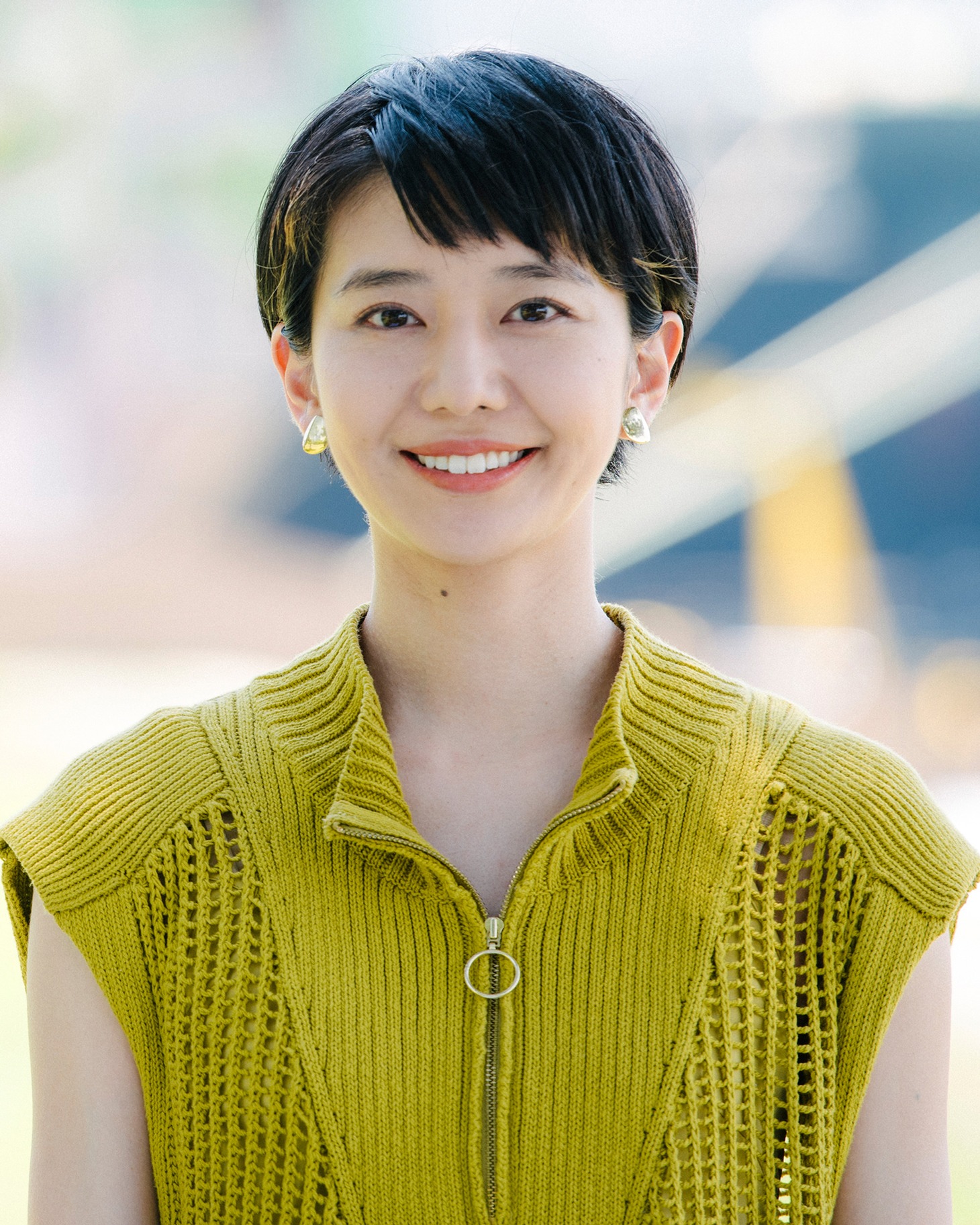想田ひとみを演じる石山蓮華。