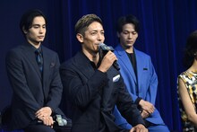 玉木宏（手前）