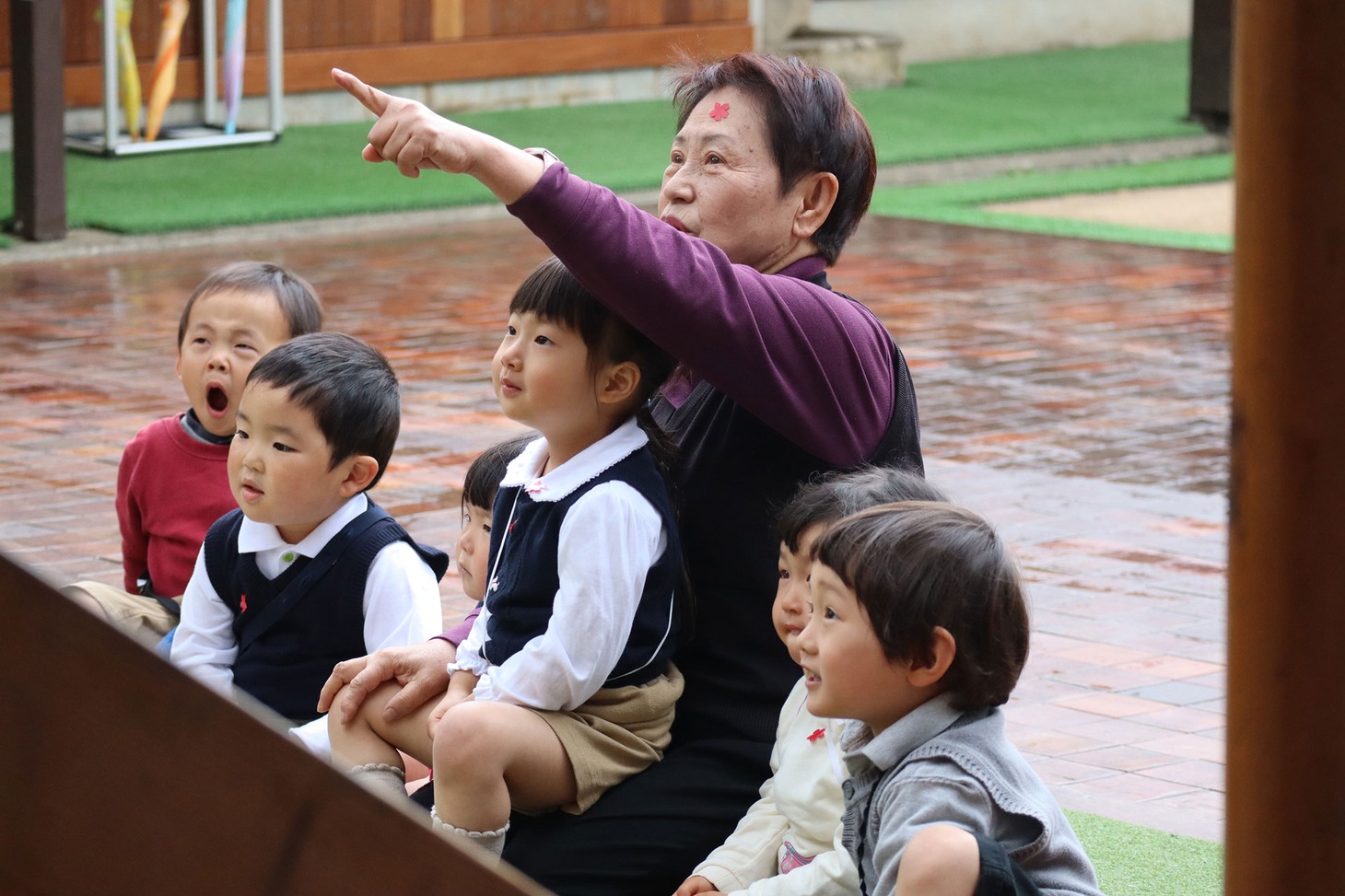「時代遅れの最先端 ―風の谷幼稚園の子どもたち―」場面写真