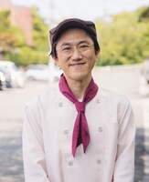 維井柊一役の六角慎司。