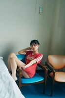 「原菜乃華1st写真集 はなのいろ」より。(c)KADOKAWA／写真：三瓶康友