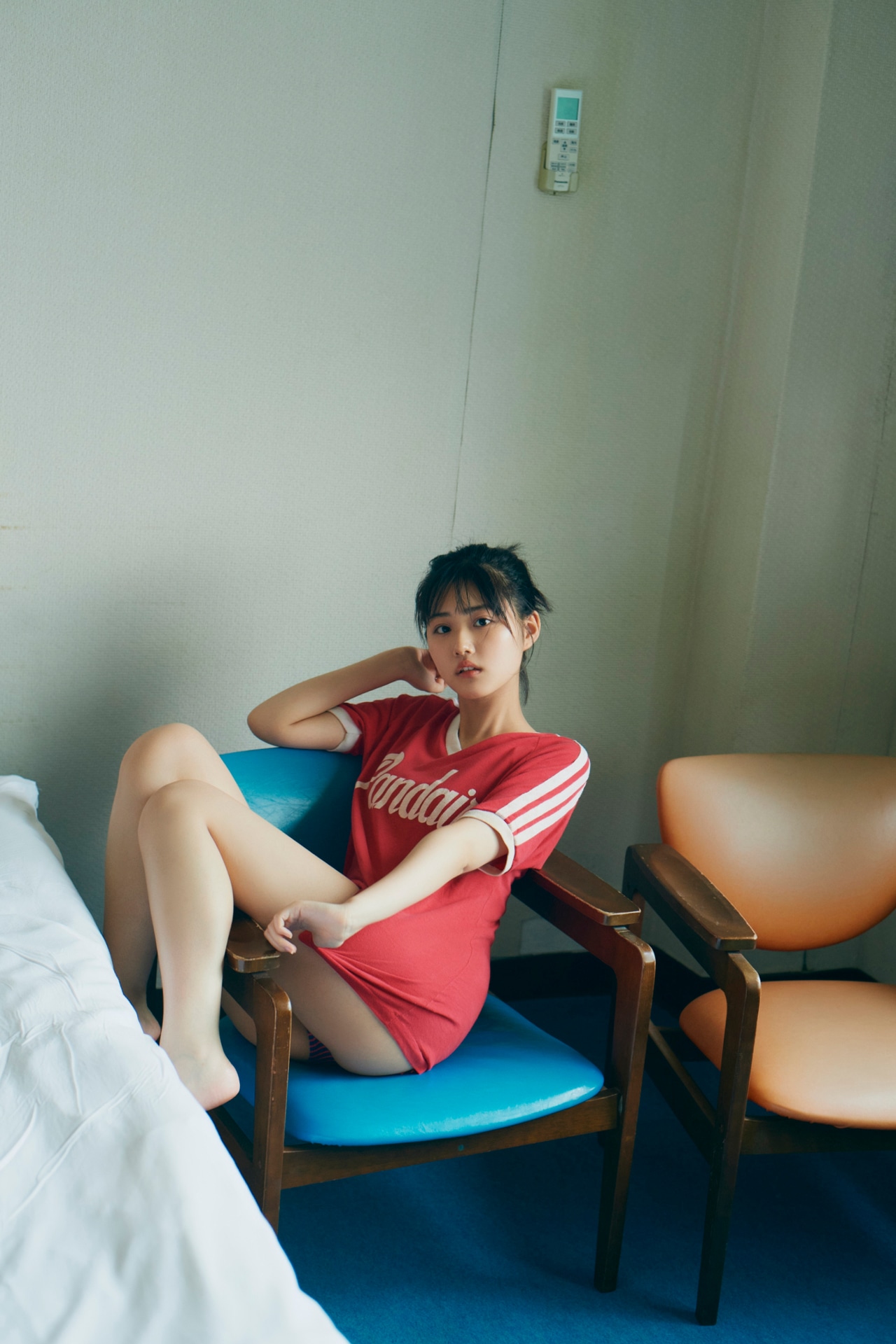 「原菜乃華1st写真集 はなのいろ」より。(c)KADOKAWA／写真：三瓶康友