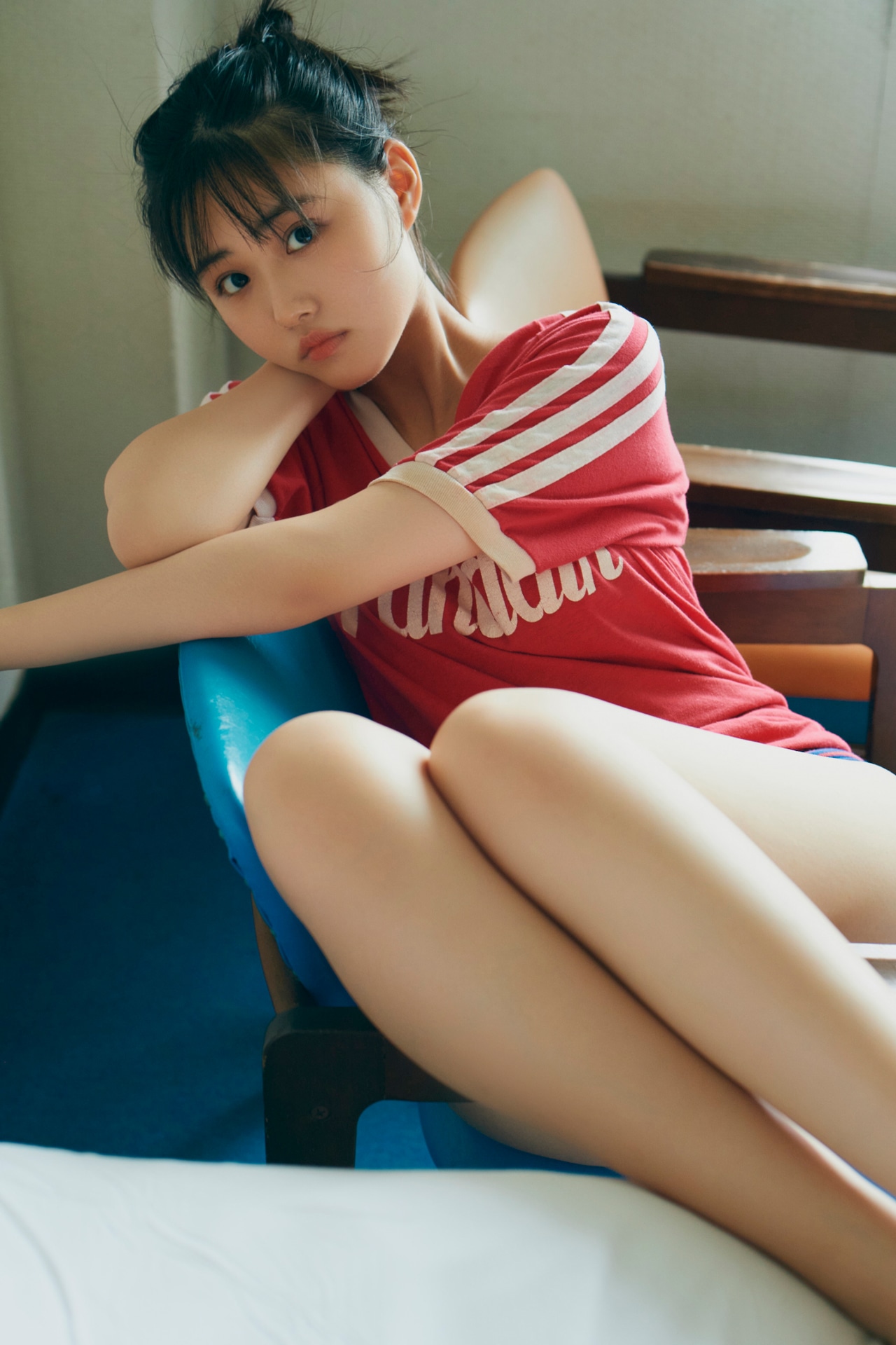 「原菜乃華1st写真集 はなのいろ」より。(c)KADOKAWA／写真：三瓶康友