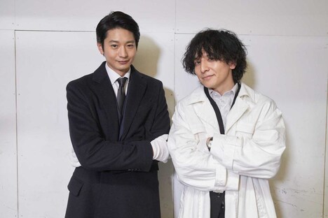 左から向井理、生田斗真。