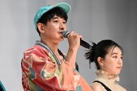 永山瑛太（左）