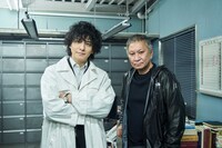 左から生田斗真、三池崇史。