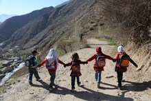 「鉛筆と銃 長倉洋海の眸」新場面写真