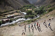 「鉛筆と銃 長倉洋海の眸」新場面写真