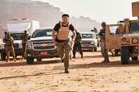 「極限境界線 救出までの18日間」場面写真