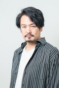溝端裕治役の小田井涼平。