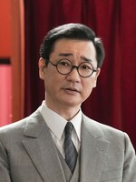 安井順平演じる辛島一平。