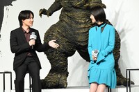 「『見たことあるな、この組み合わせ』と思われるかも」と話す神木隆之介（左）、浜辺美波（右）。