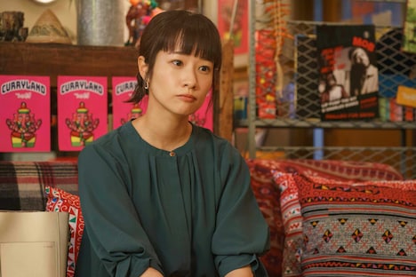 「向井をフッた女たち」より、藤間爽子演じる原チカ。